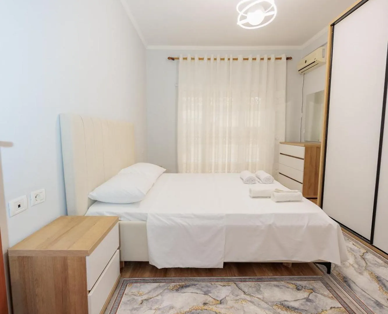 Izzy Apartments 티라나 알바니아